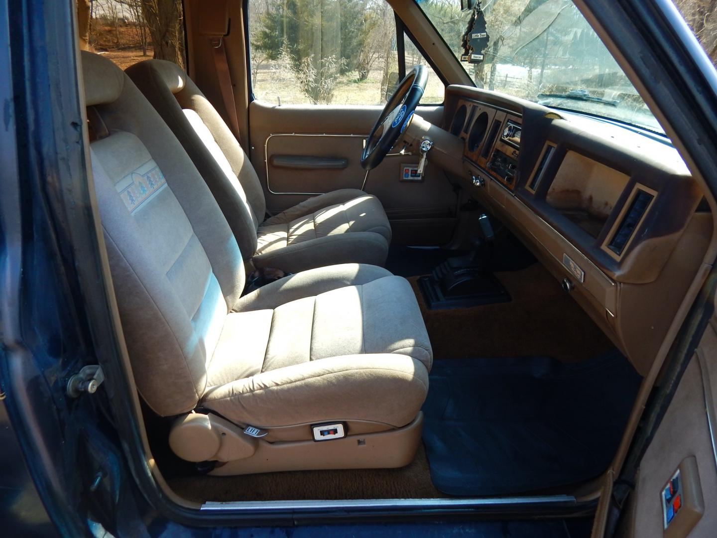 1988 Blue /Tan Ford Bronco II 4WD (1FMCU14T6JU) with an 2.9L V6 OHV 12V engine, 4-Speed Automatic Overdrive transmission, located at 6528 Lower York Road, New Hope, PA, 18938, (215) 862-9555, 40.358707, -74.977882 - Here we have a 1988 Ford Bronco 2 with a 2.9L V6 putting power to a 4x4 automatic transmission. Options include: tan cloth interior, heat/AC, XD Vision radio, power windows, cruise control, tilt steering wheel, front/rear defrost windows, spare tire cover, 15 inch alloy wheels with 4 Solarus AP tire - Photo#28